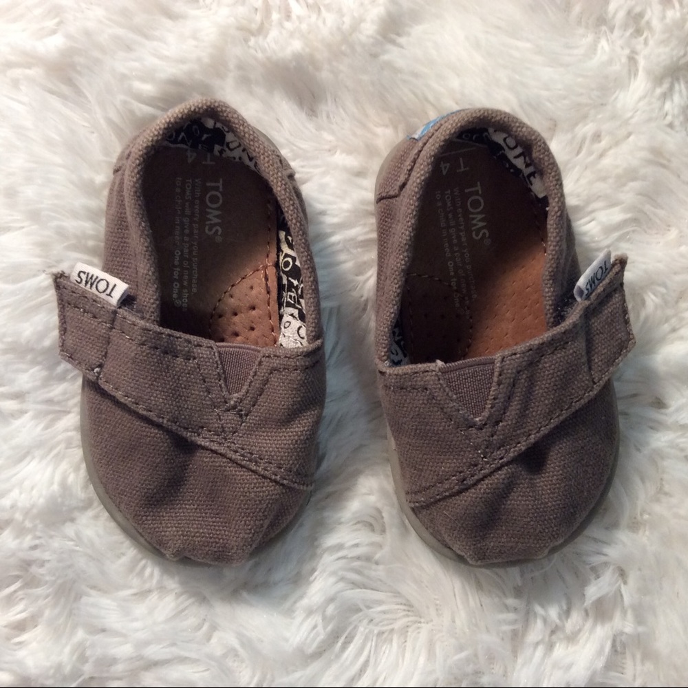 Toms Classic Canvas Shoes Toddler 4 Brown
